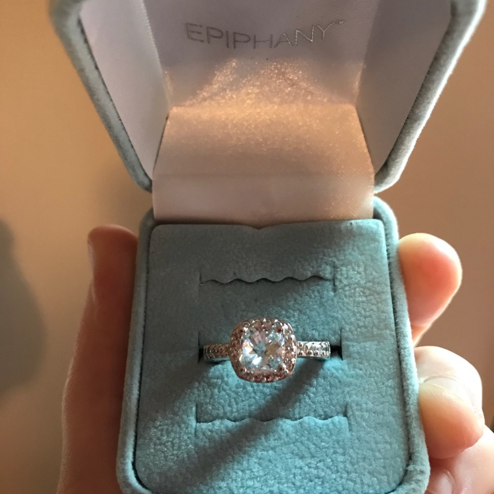 Diamonique Epiphany ring size 7 never worn
